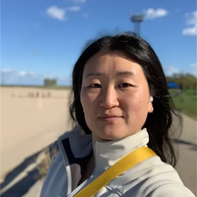 Mimi Zou